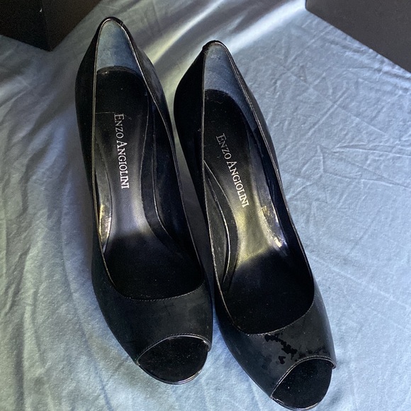 Black peep toe heels - Picture 2 of 5